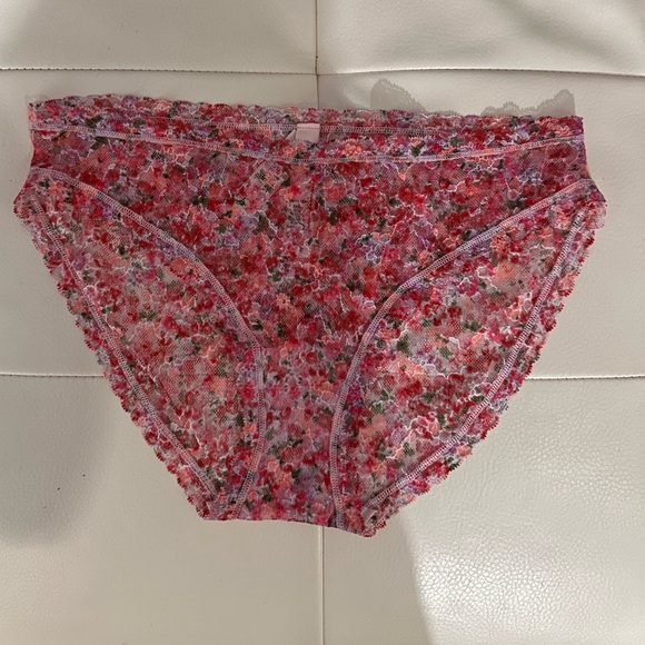 Victoria’s Secret “5” Pair Panty Bundle - Picture 8 of 13